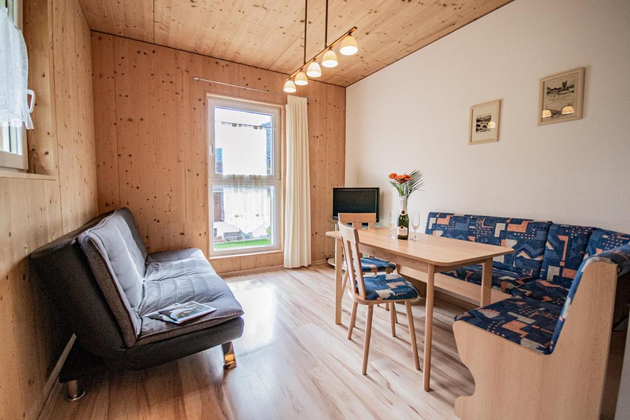 Gschnitzerhof Apartment Bagian luar foto