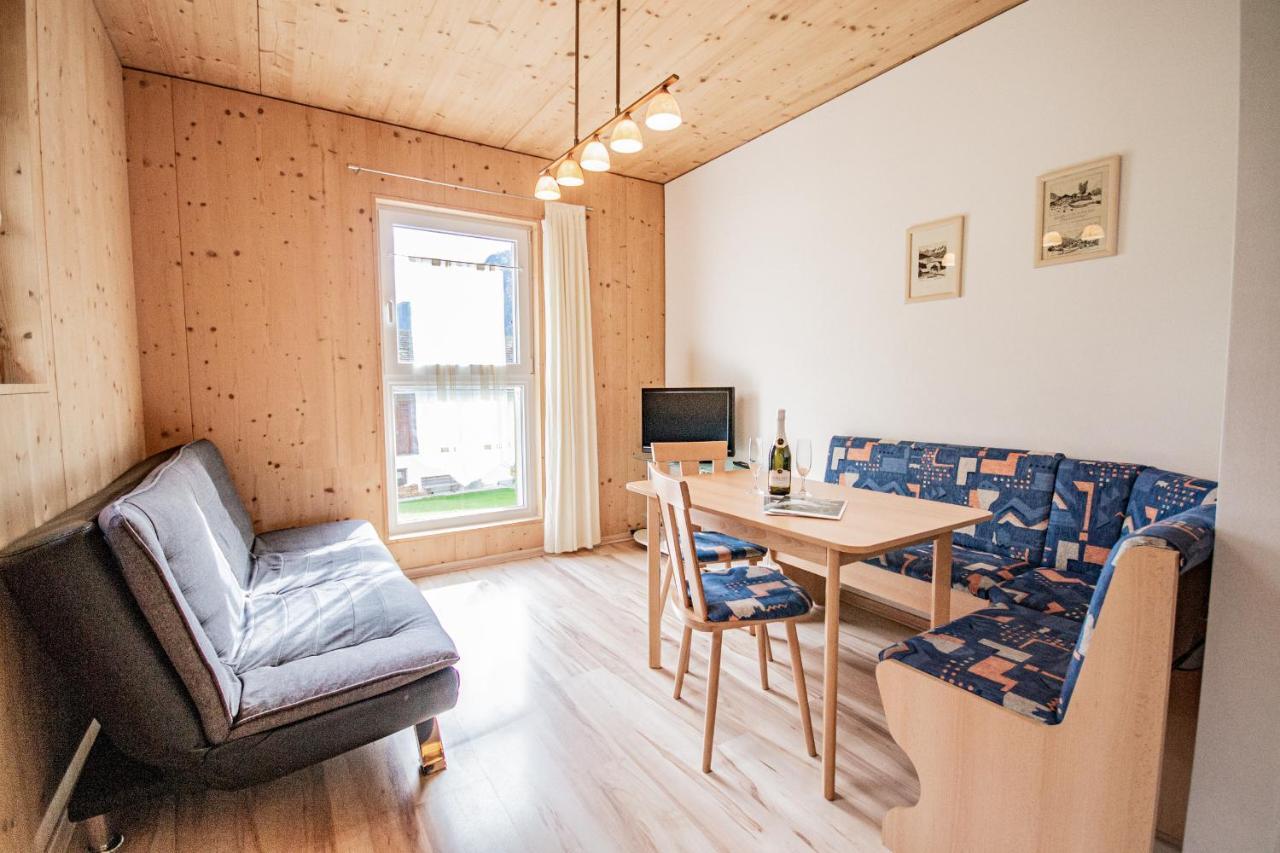 Gschnitzerhof Apartment Bagian luar foto