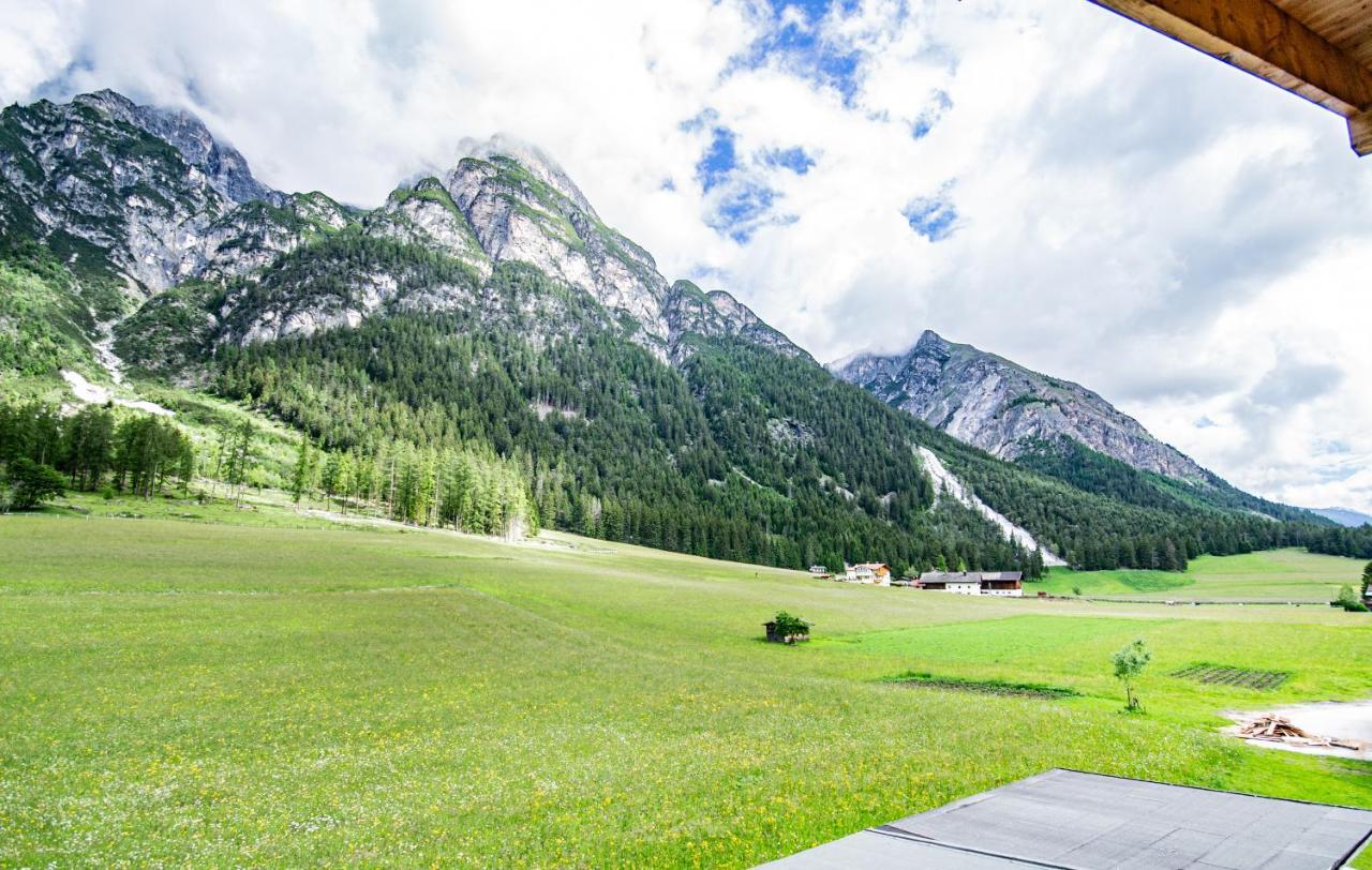 Gschnitzerhof Apartment Bagian luar foto