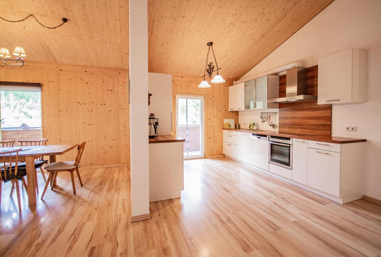 Gschnitzerhof Apartment Bagian luar foto