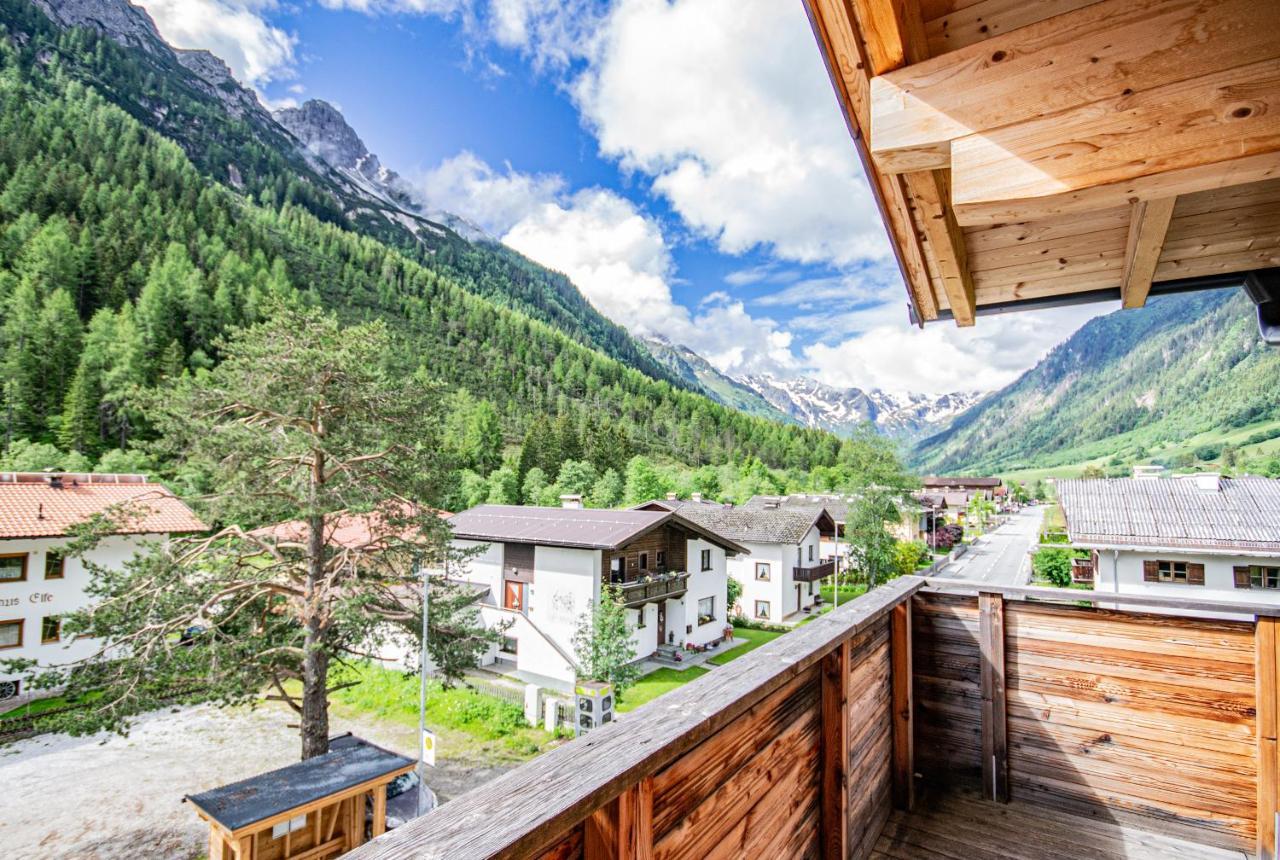 Gschnitzerhof Apartment Bagian luar foto