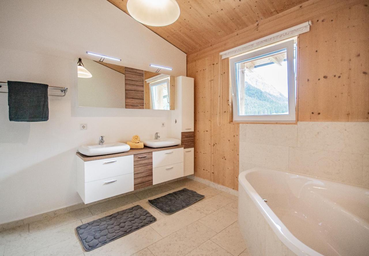 Gschnitzerhof Apartment Bagian luar foto