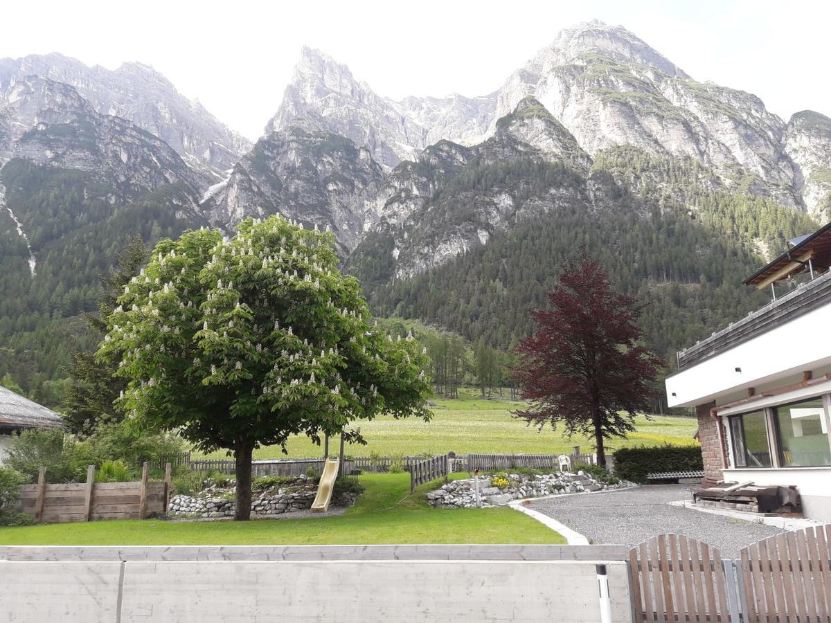 Gschnitzerhof Apartment Bagian luar foto
